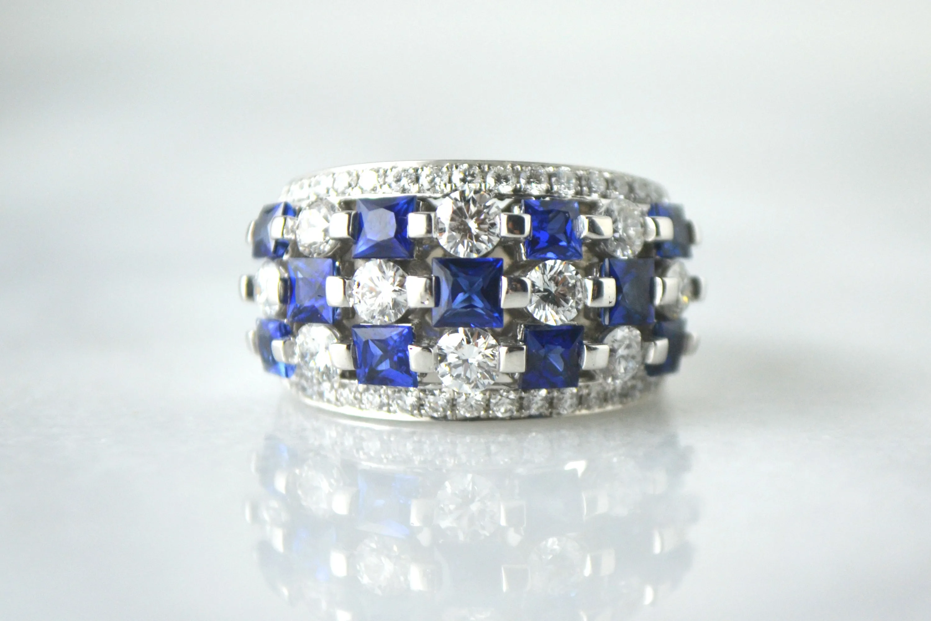 Alternating Diamond and Sapphire Band