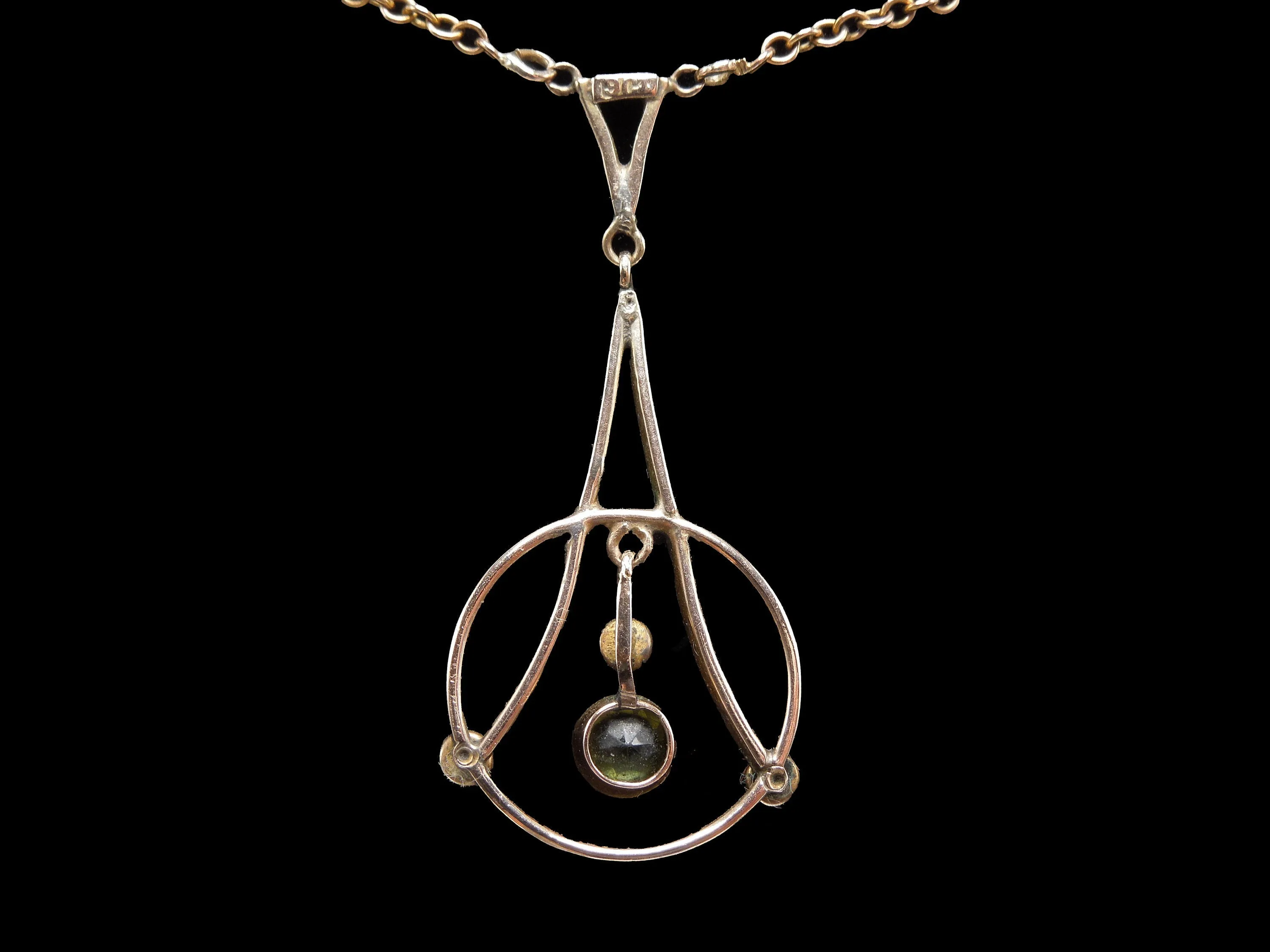 Antique Gold Art Nouveau Necklace with Peridot and Pearls