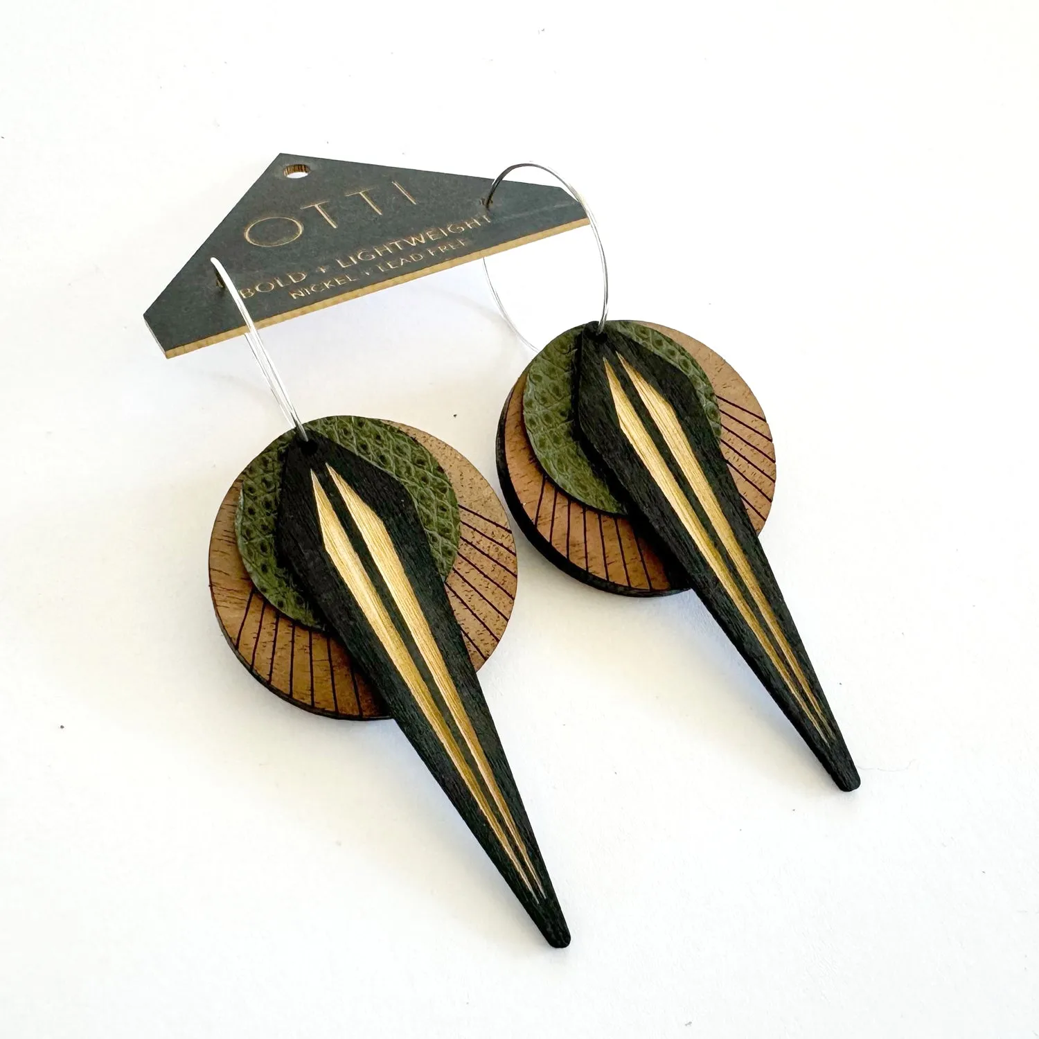 Architectural Lightweight Leather   Walnut: Olive Snake-skin NAJA (spike)