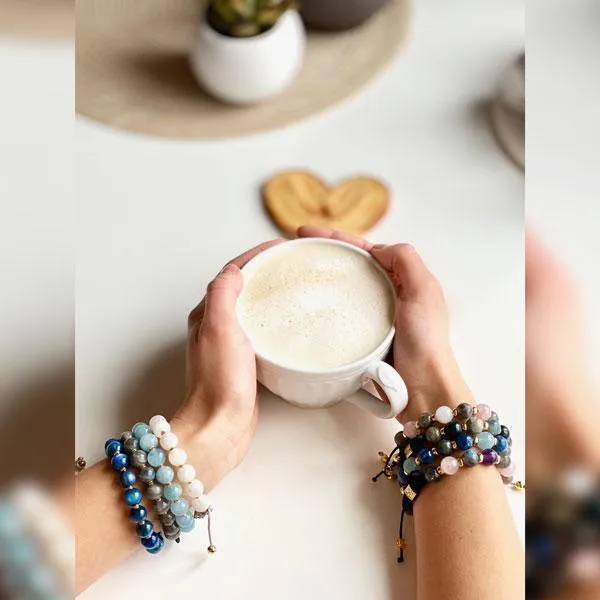 Calming Mystery | Mystic Moonstone Stone Bracelet in Gold/Silver | 10MM