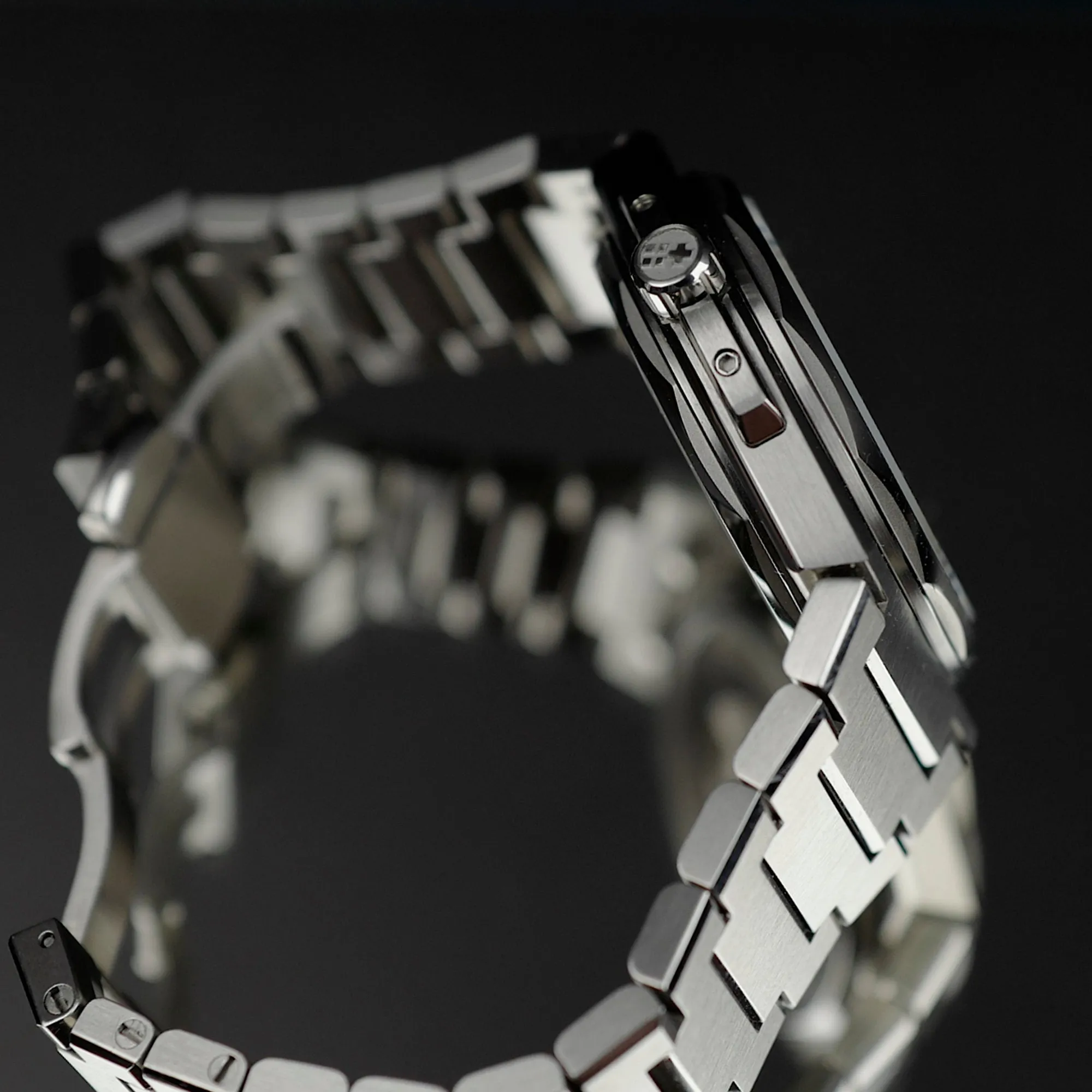 Christopher Ward - C12 The Twelve (Frosted Lichen)