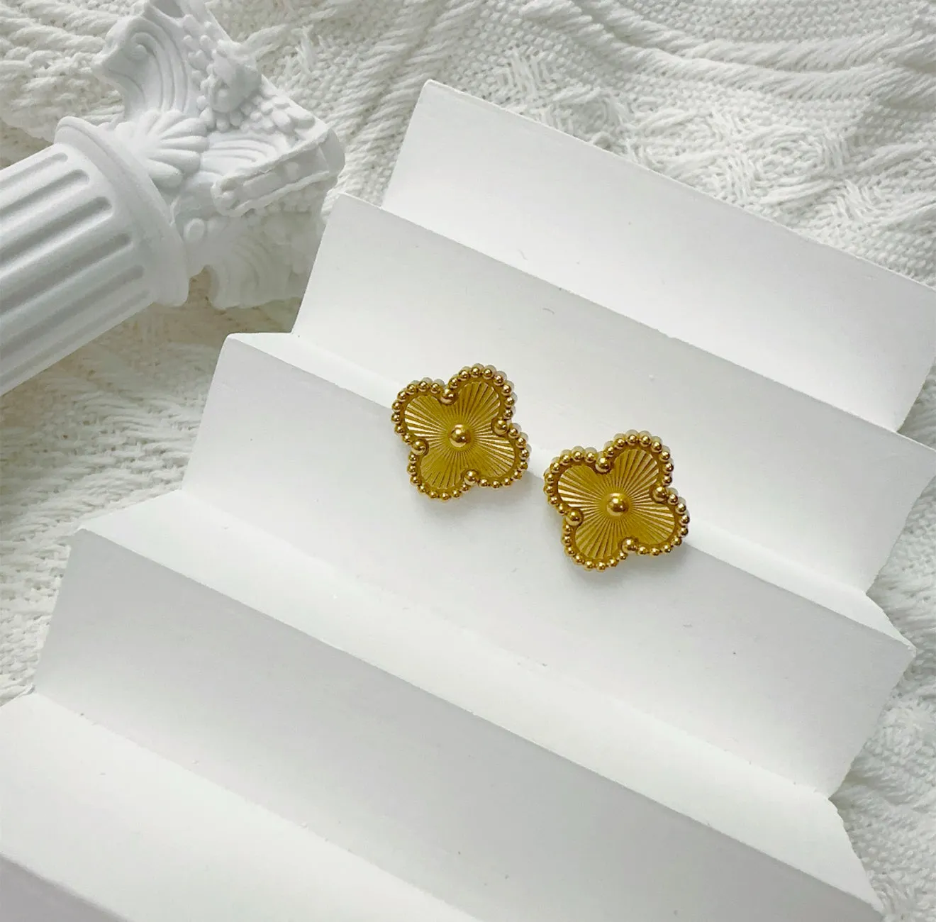 CLASSIC CLOVER EARRINGS | SOLID