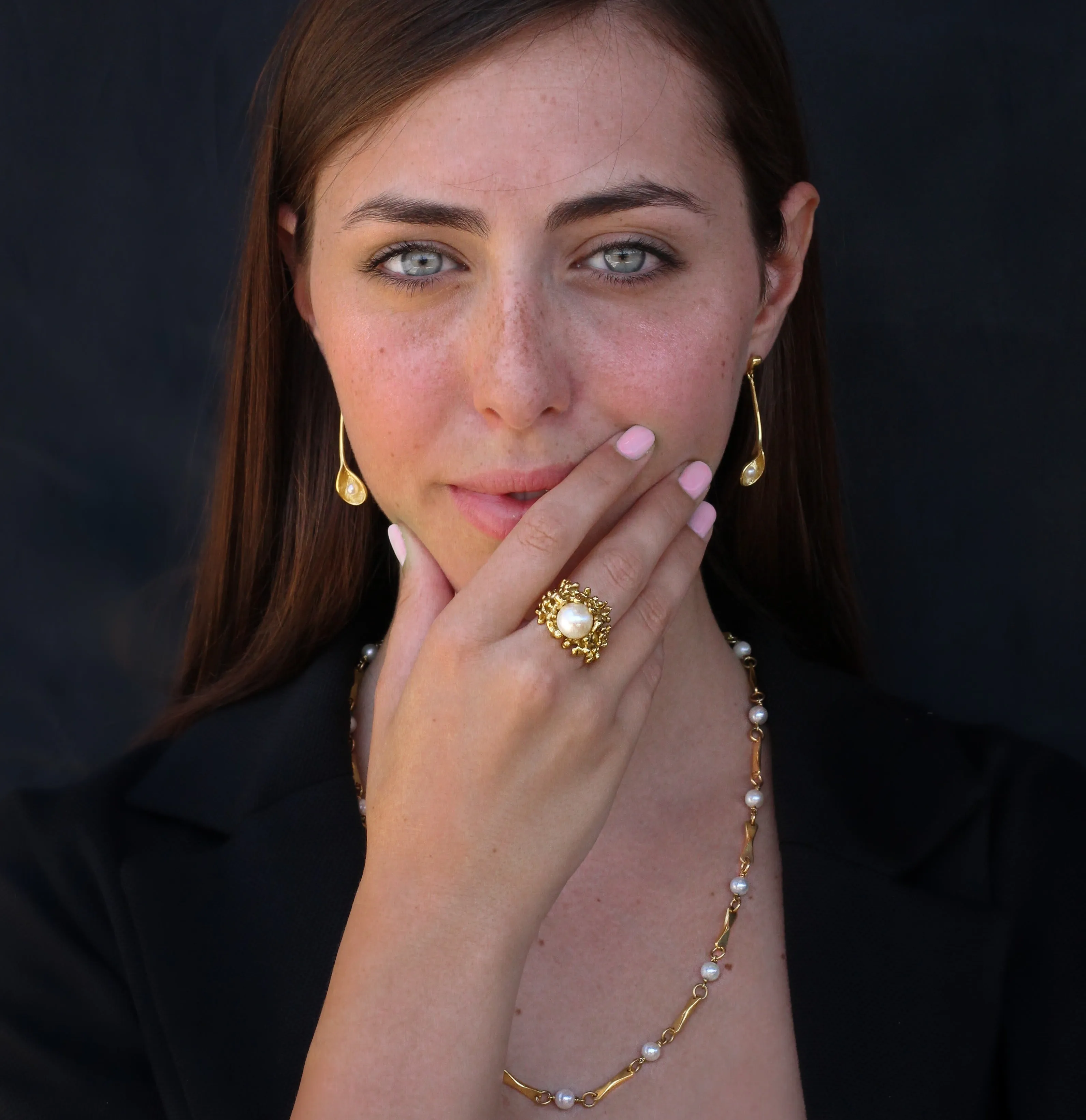 Classic gold & pearls necklace