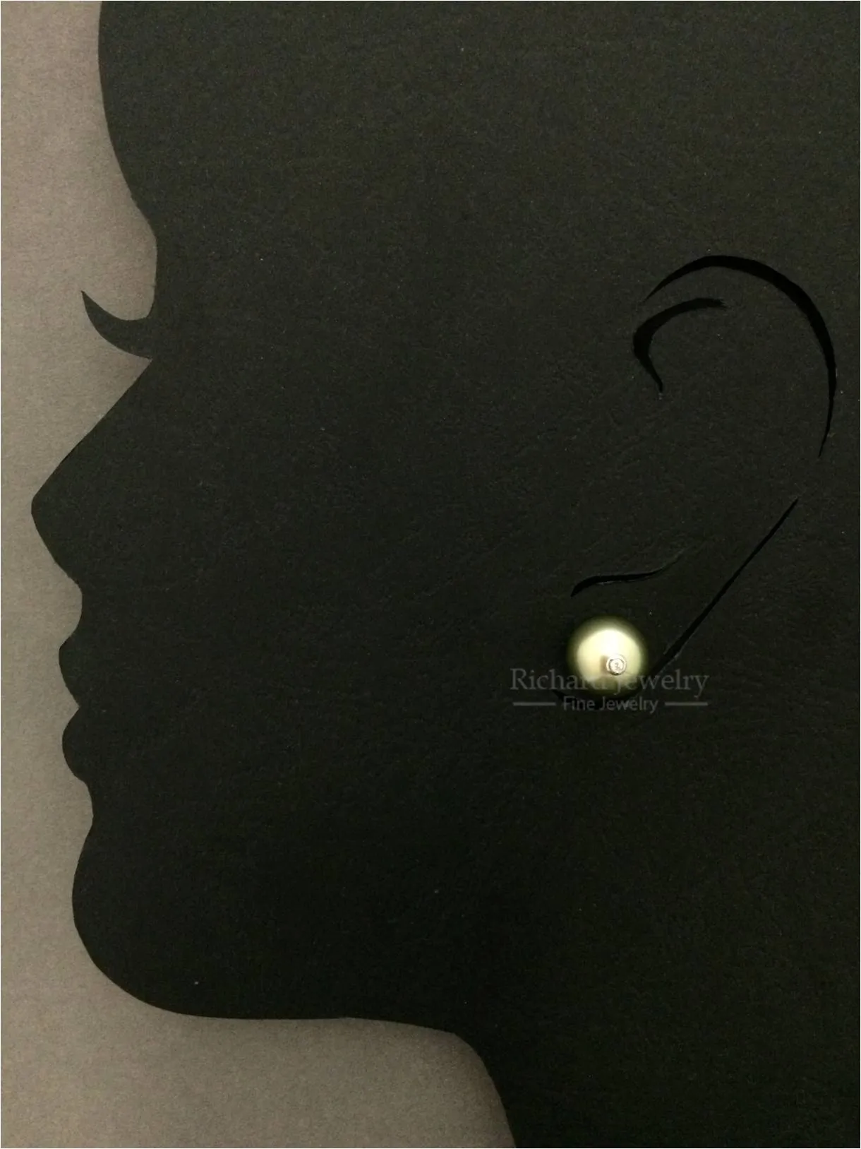 Classic Pearl Earrings