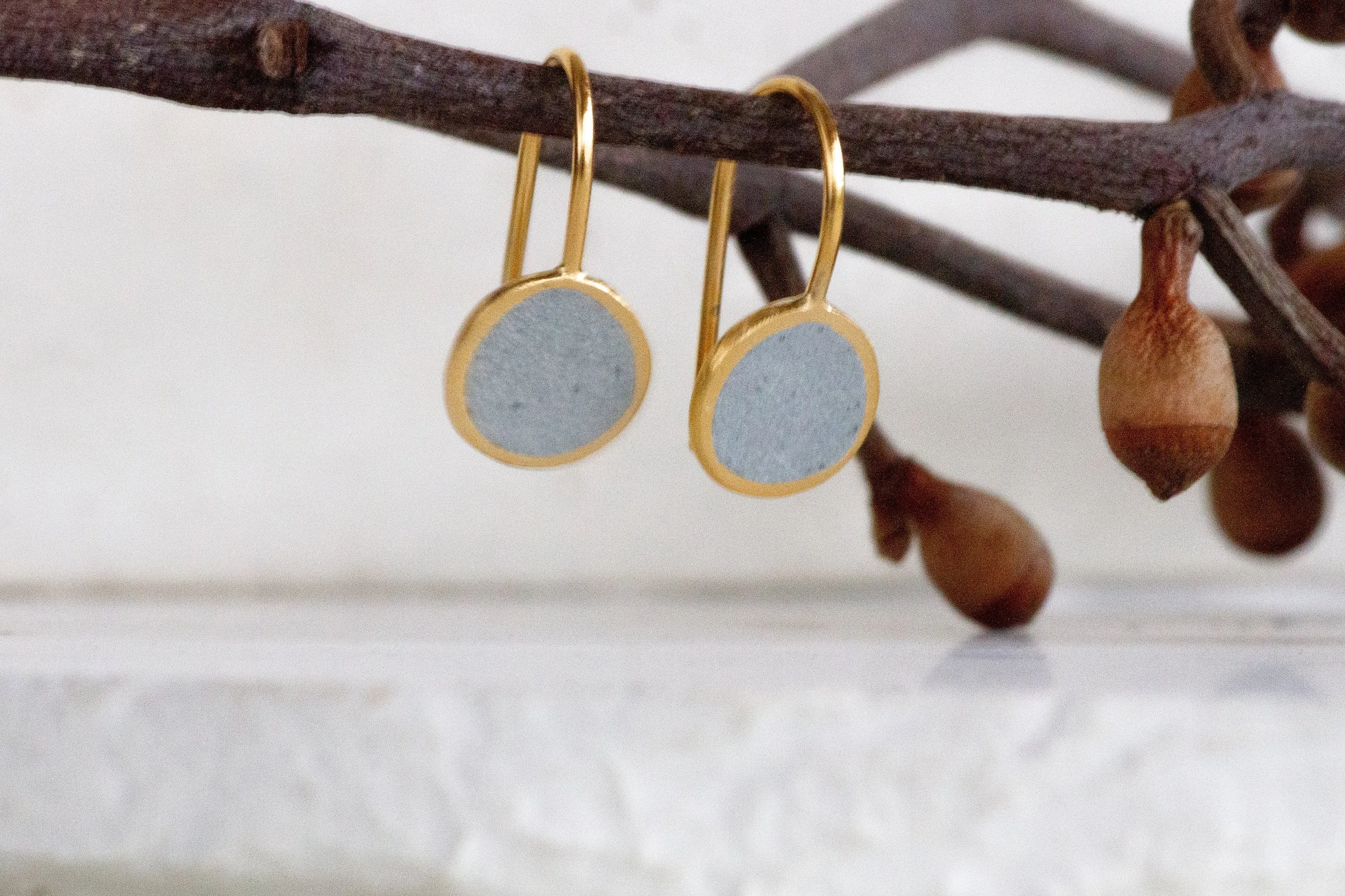 Classic round gold & concrete Dangle earrings