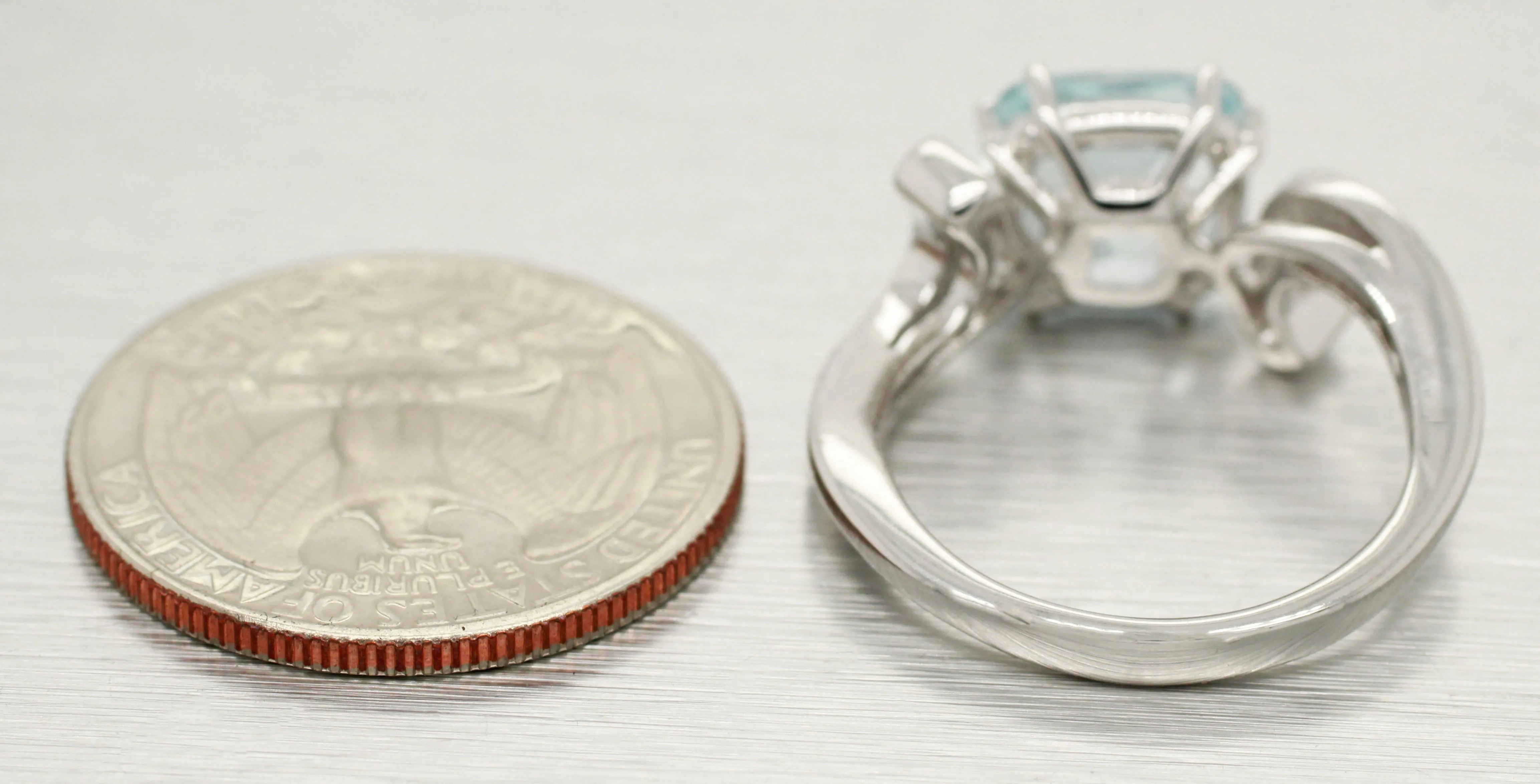 Comete 3ct Aquamarine Cocktail Ring - Diamond Accents - 18k White Gold Setting