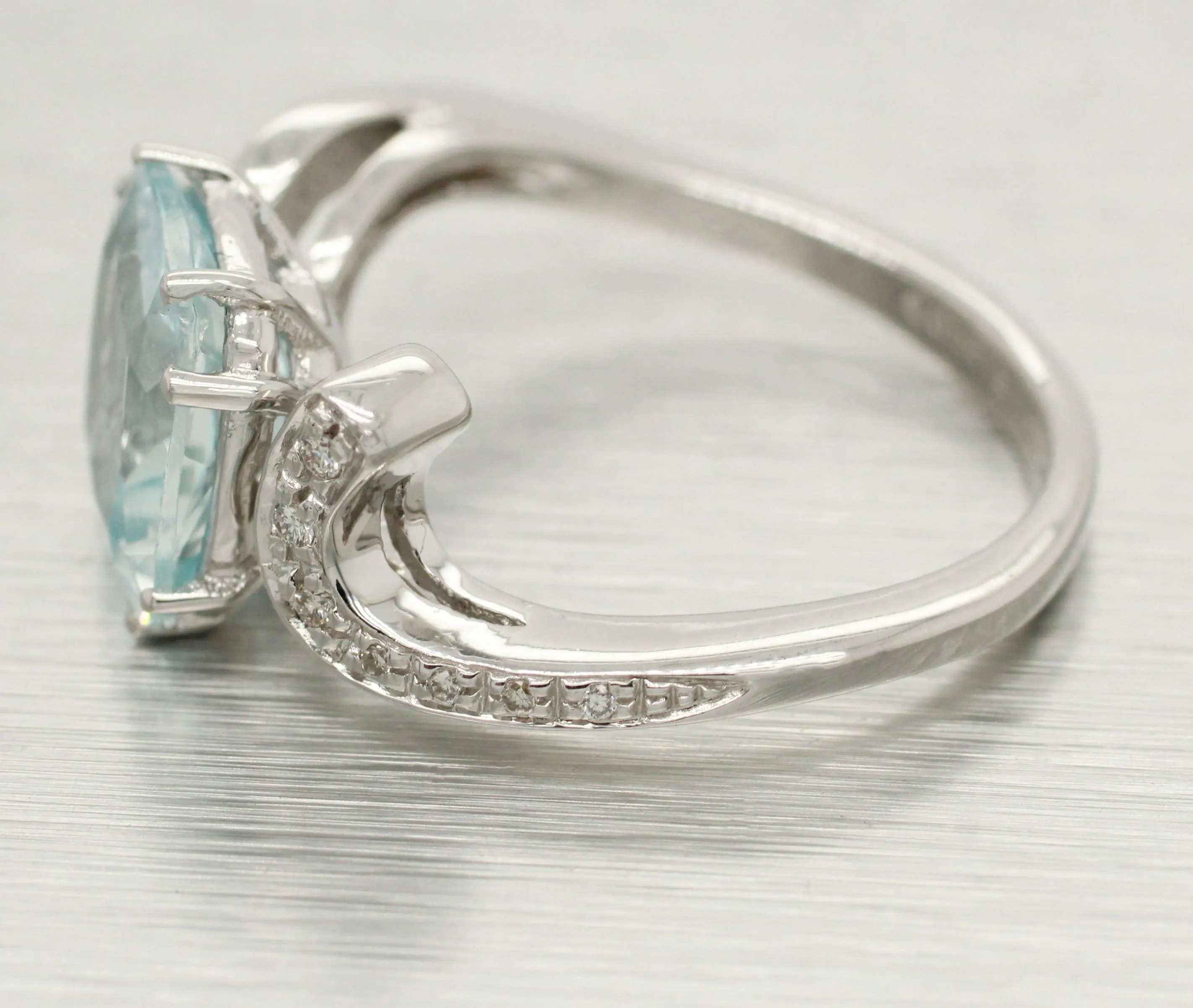 Comete 3ct Aquamarine Cocktail Ring - Diamond Accents - 18k White Gold Setting