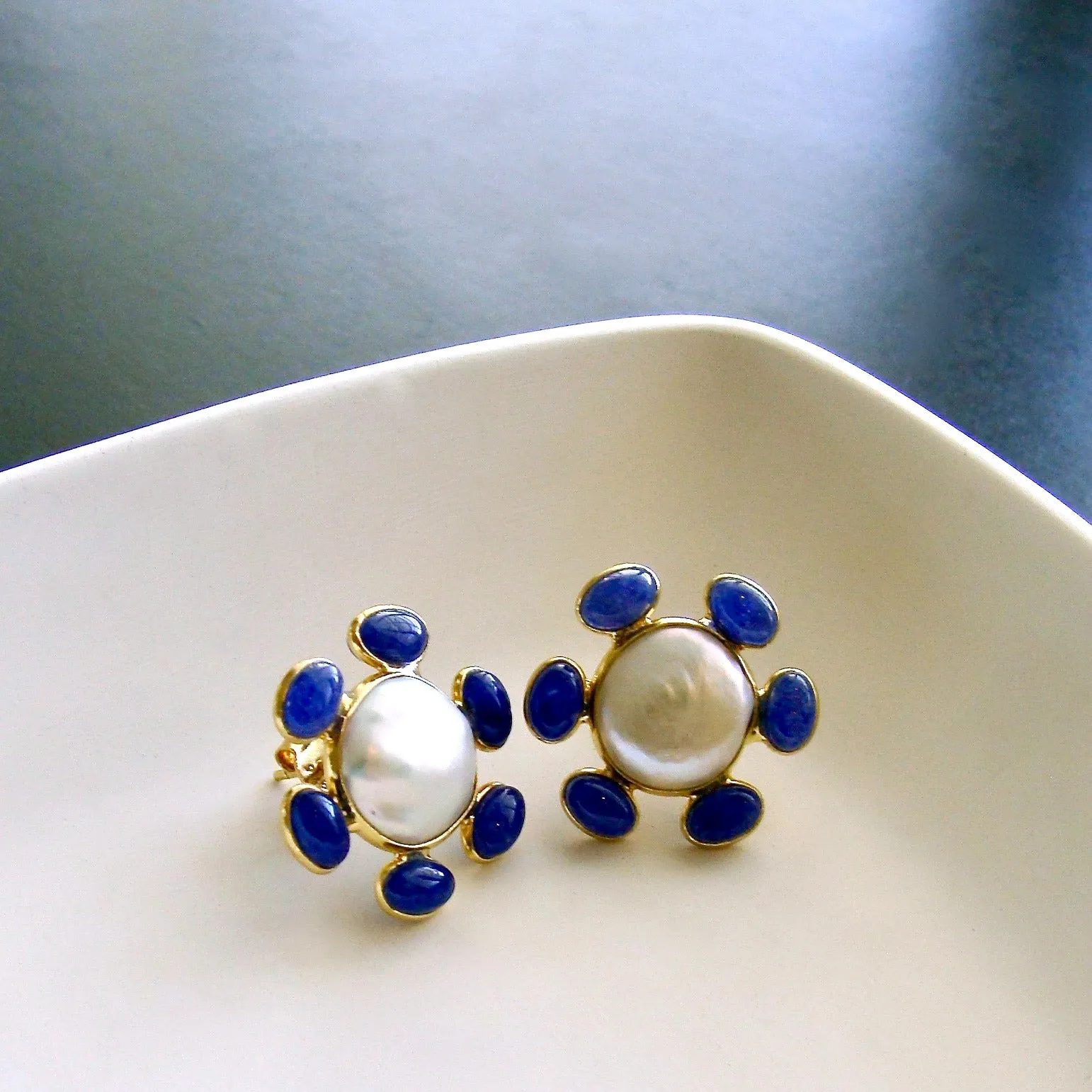 Daisy Lapis Post Earrings