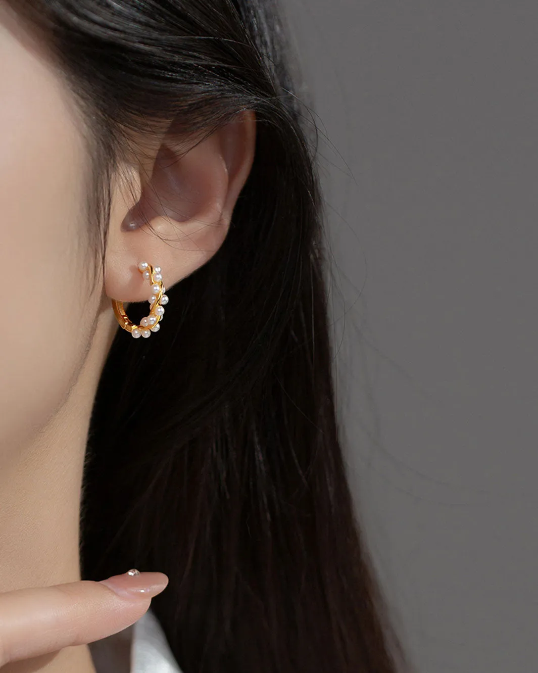 Eloise Pearl Hoop Earrings