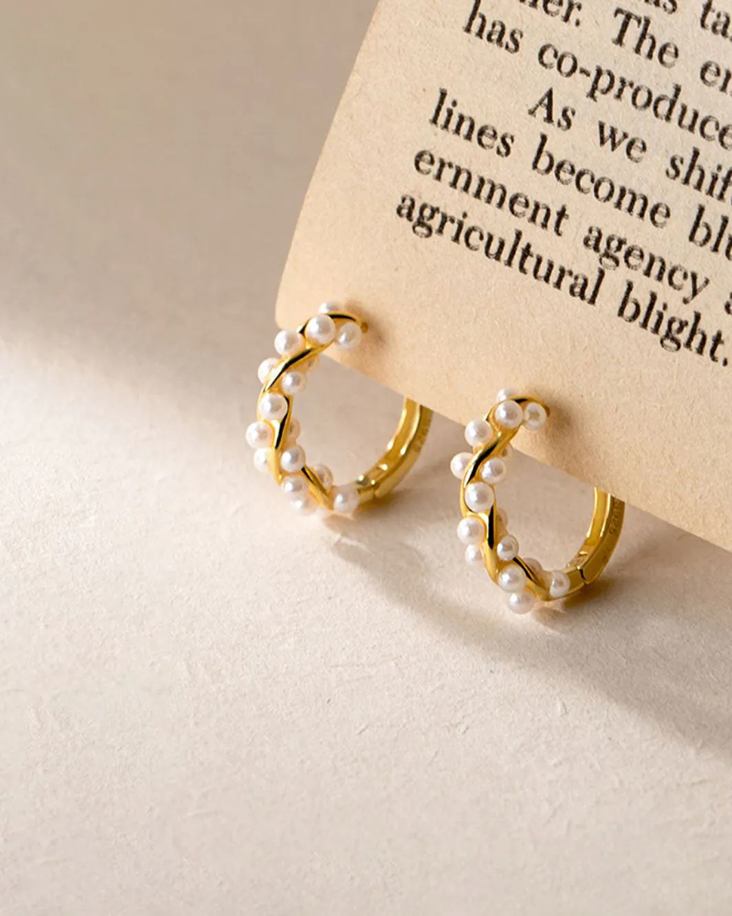 Eloise Pearl Hoop Earrings