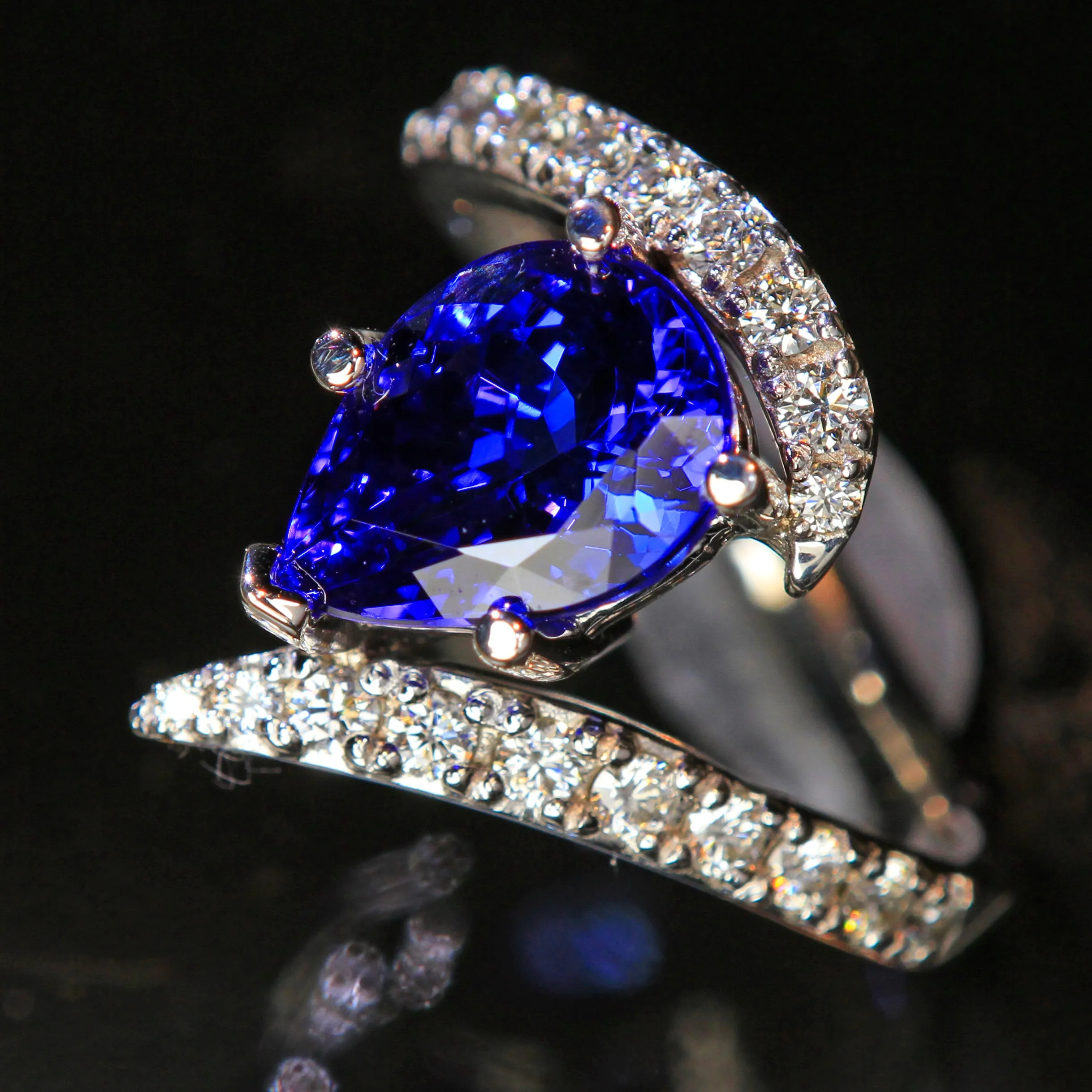 Extra Fine Tanzanite Pear Ring 3.85 Carat