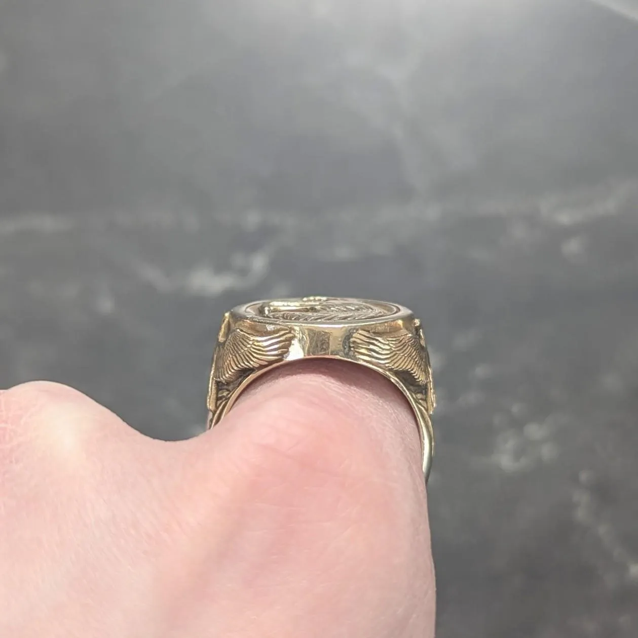 Gilroy Roberts 1977 US Franklin Mint 14 Karat Yellow Gold Golden Eagle Vintage Signet Ring