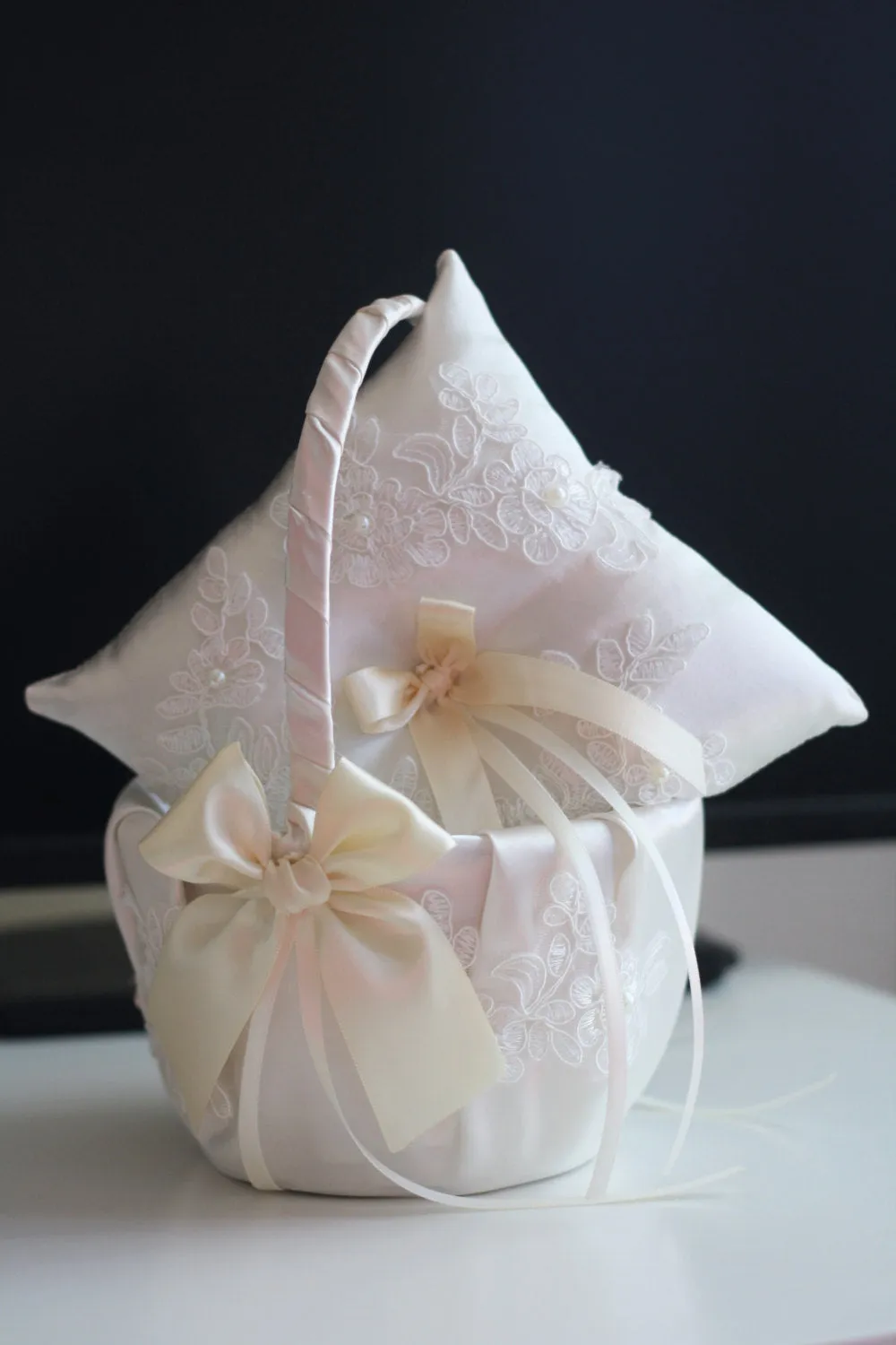 Ivory Ring Bearer Pillow \ Lace Wedding Pillow   Ivory Flower Girl Basket \ Lace Wedding Basket Pillow Set\ Lace Wedding Pillow for rings