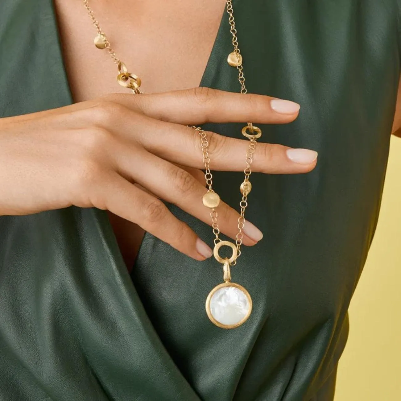 Jaipur 18K Yellow Gold Mother of Pearl Medium Stackable Pendant