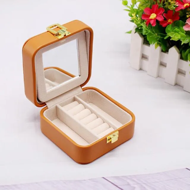Jewelry Storage Box Waterproof PU Leather Lockable with Mirror Organiser for Bracelet