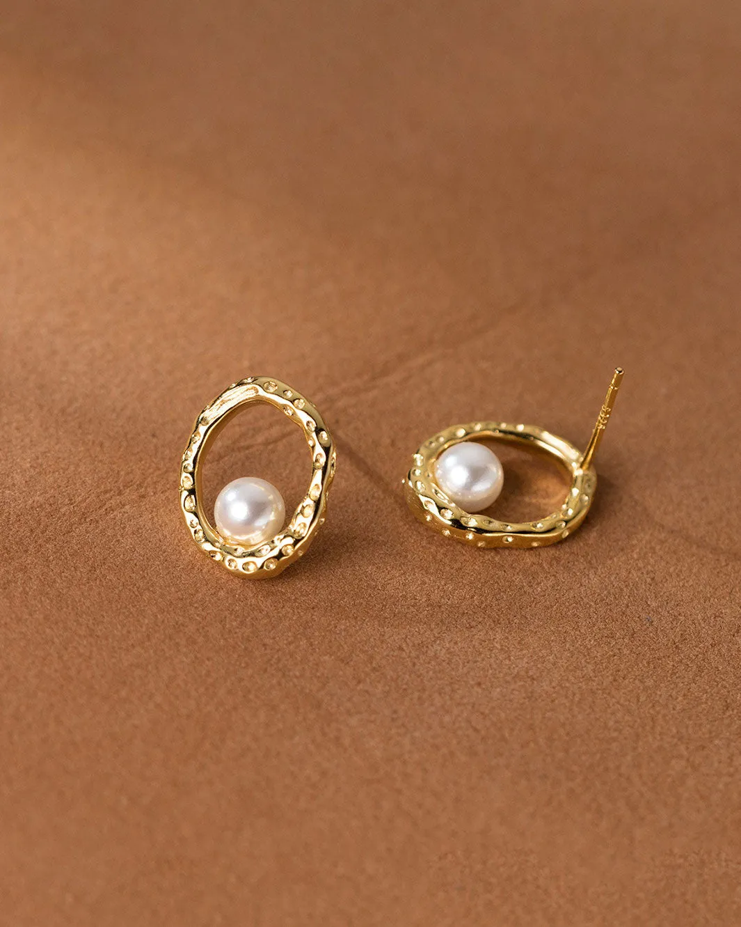 Maya Pearl Hammered Stud Earrings
