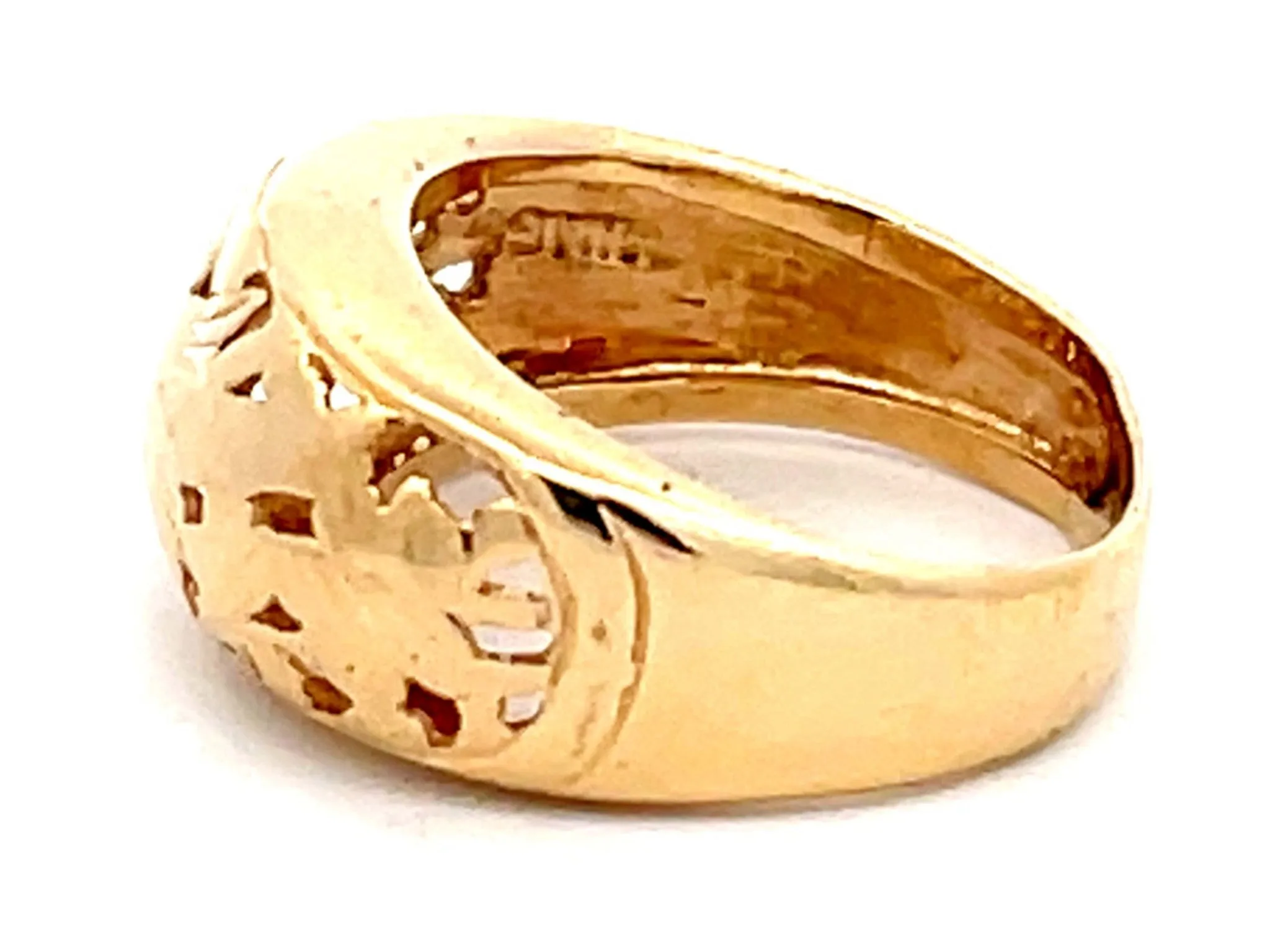 Mings Bird on a Plum Gold Cutout Dome Band Ring in 14k