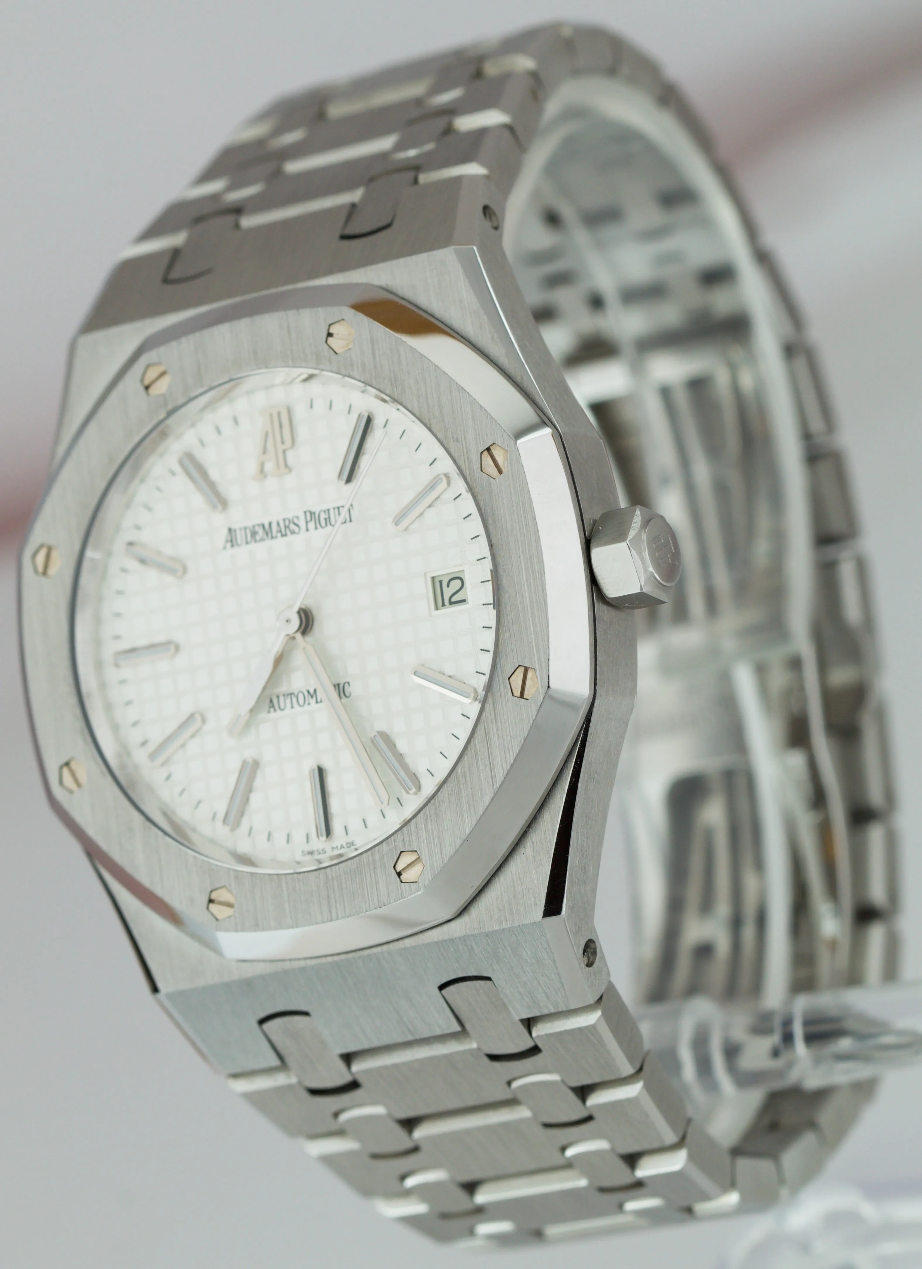MINT Audemars Piguet Royal Oak 15300 White 39mm Stainless 15300ST.OO.1220ST.01
