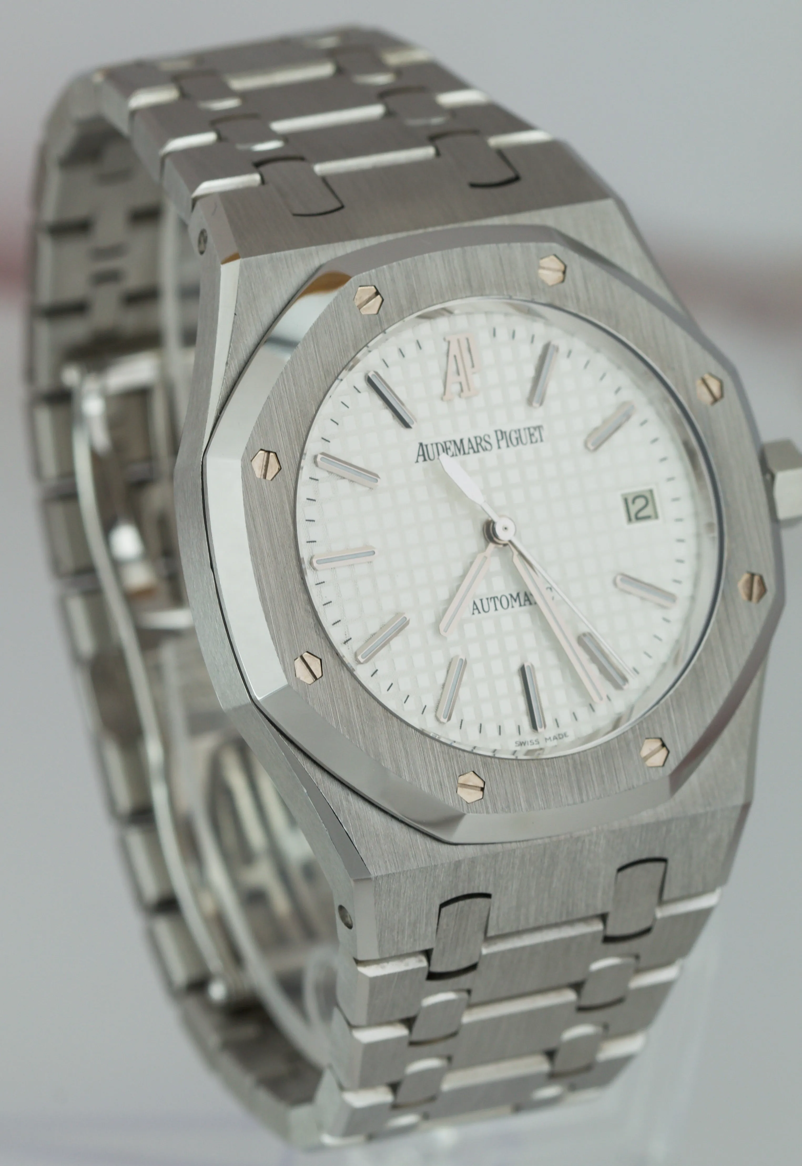 MINT Audemars Piguet Royal Oak 15300 White 39mm Stainless 15300ST.OO.1220ST.01