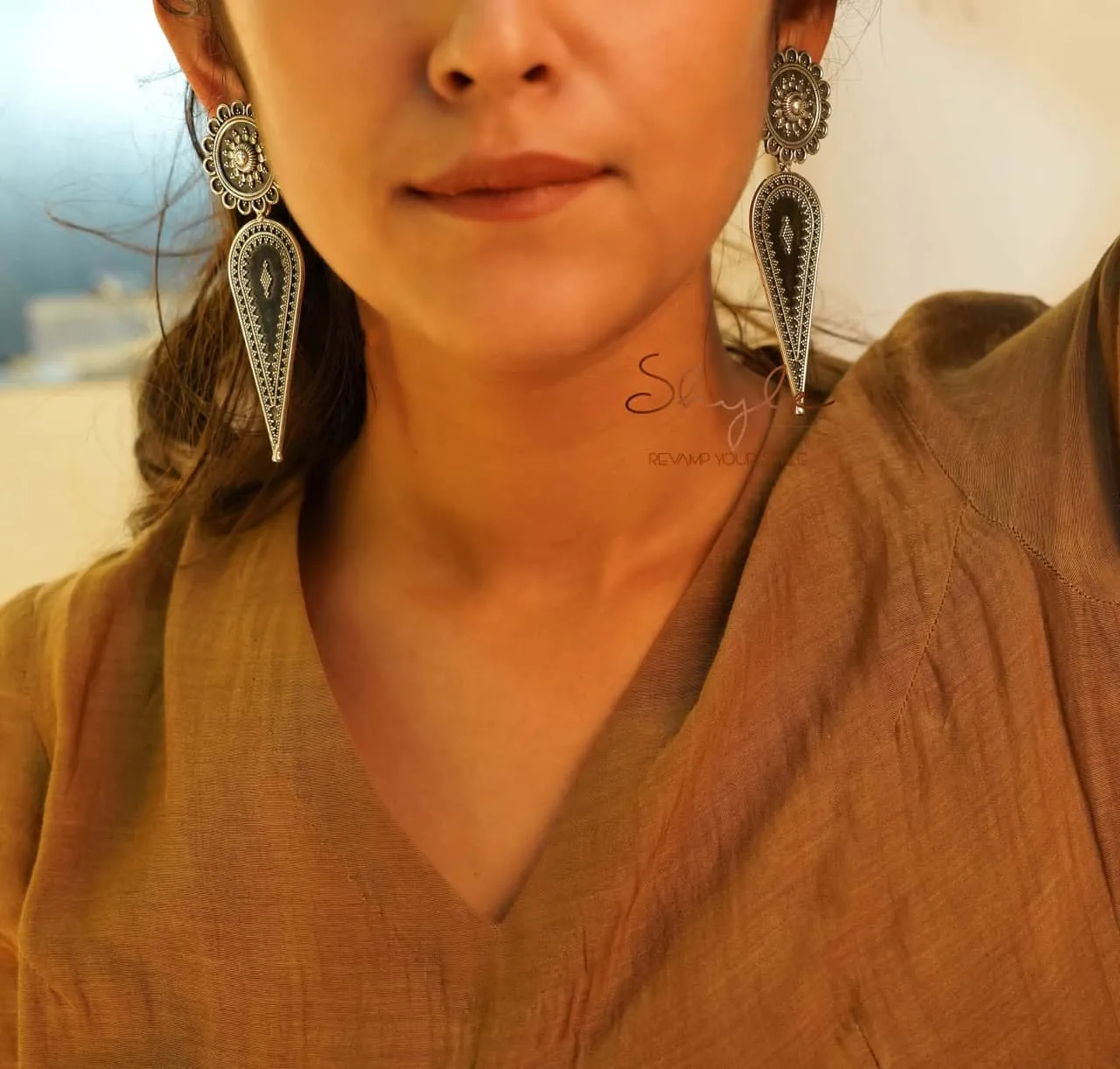 Mizoya Intricate Classic Drop Earrings