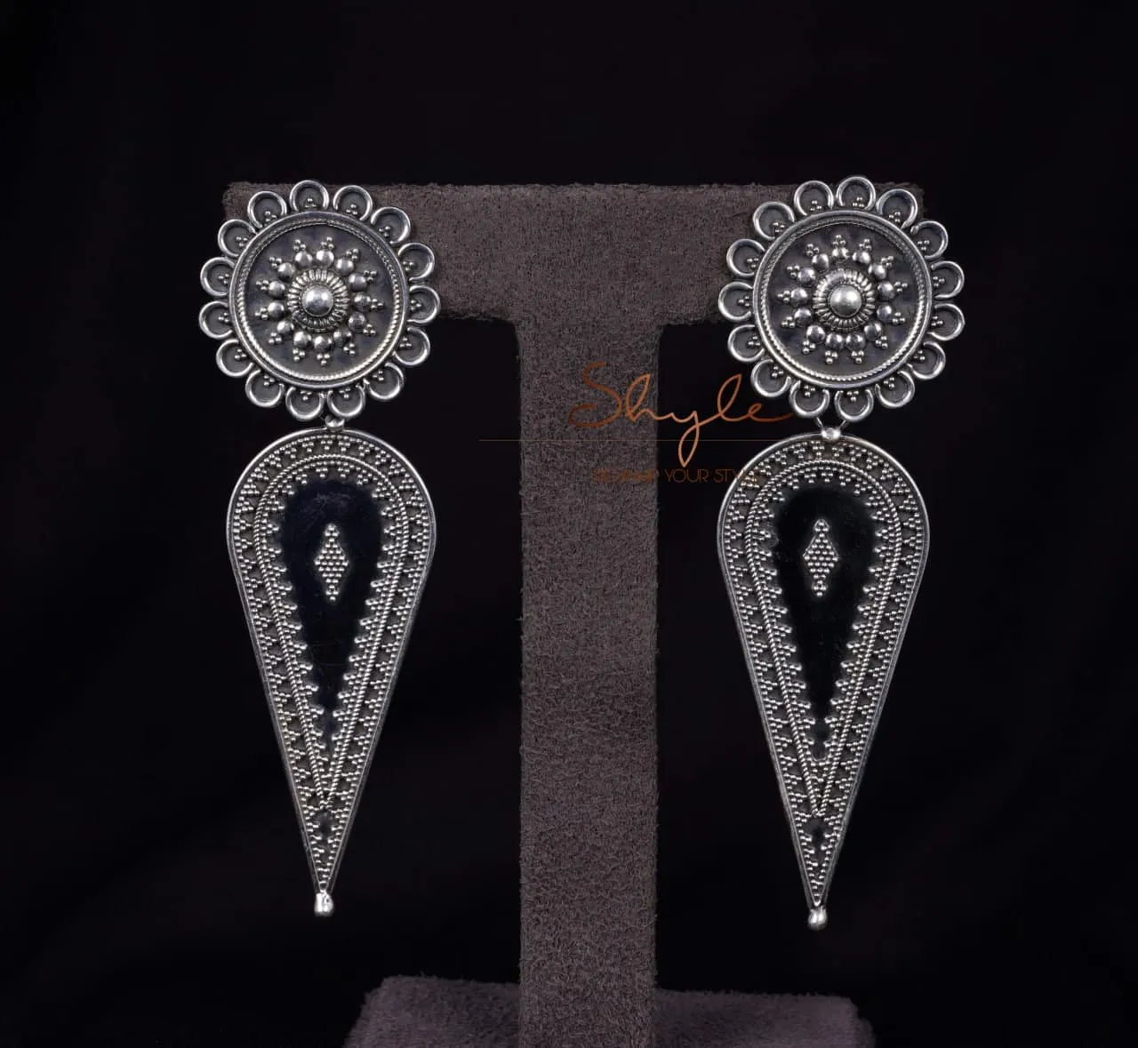 Mizoya Intricate Classic Drop Earrings