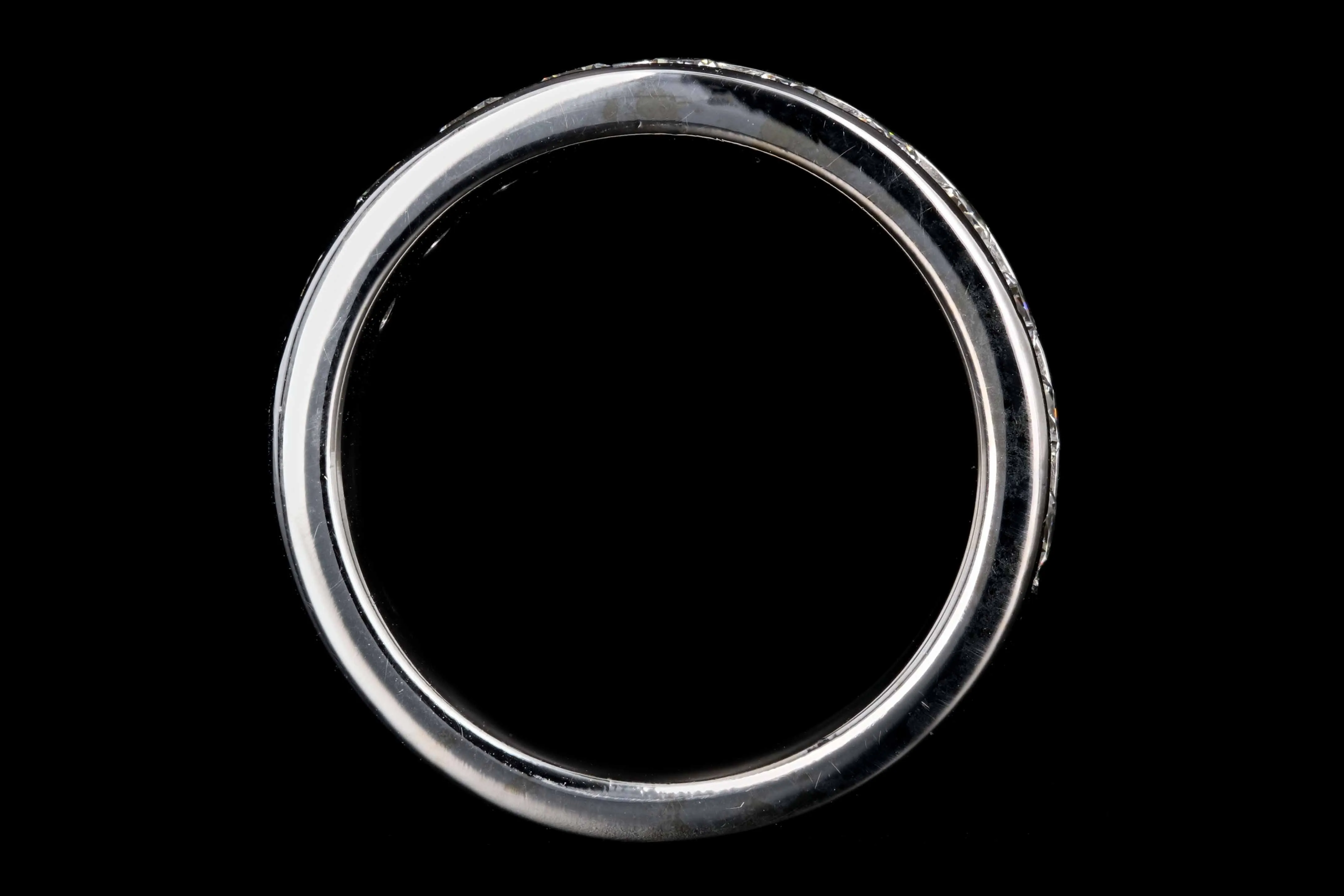 Modern Hearts On Fire 18K White Gold 1 Carat in Total Round Brilliant Cut Diamond Band