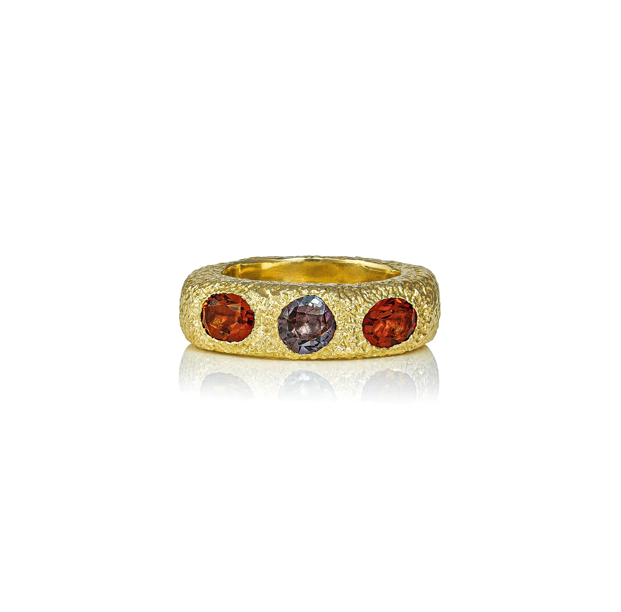 Queenie V Ring