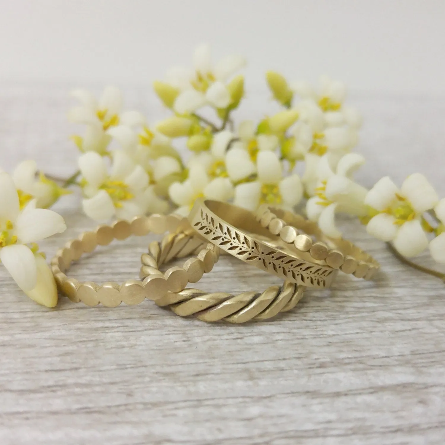 Rustic wedding band, Unique wedding band for women, Leaves and berries wedding band, Gold wedding ring , 14k gold leaves wedding band