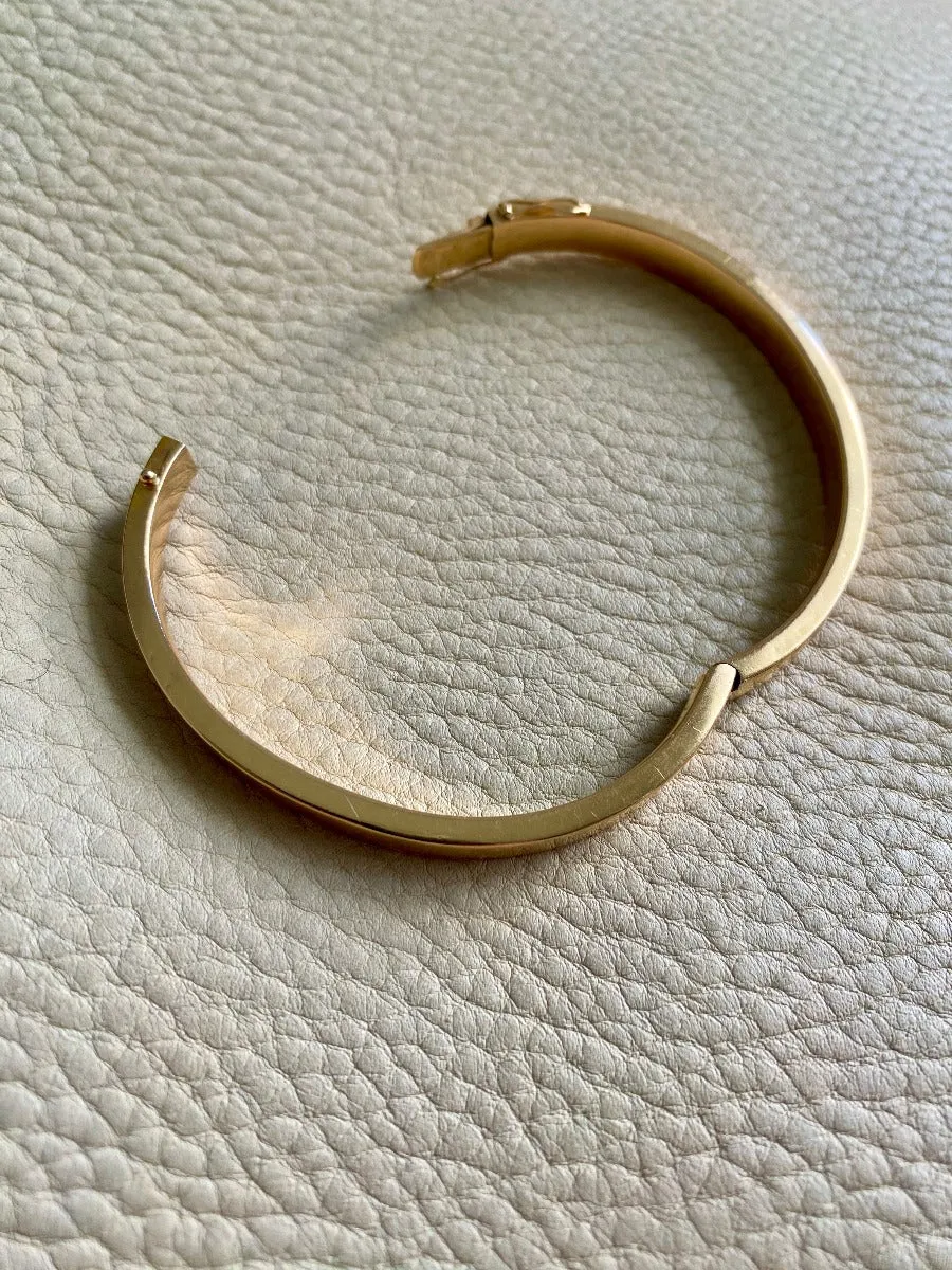 Scandinavian vintage 18k Gold hinged bangle