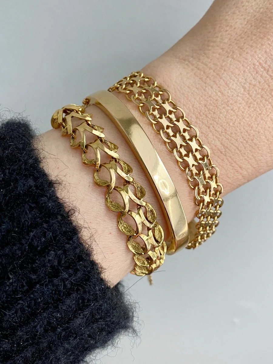 Scandinavian vintage 18k Gold hinged bangle