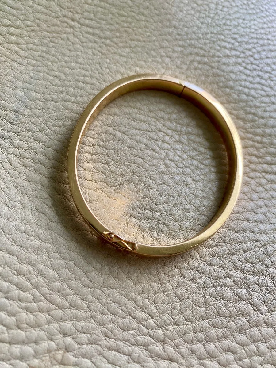 Scandinavian vintage 18k Gold hinged bangle