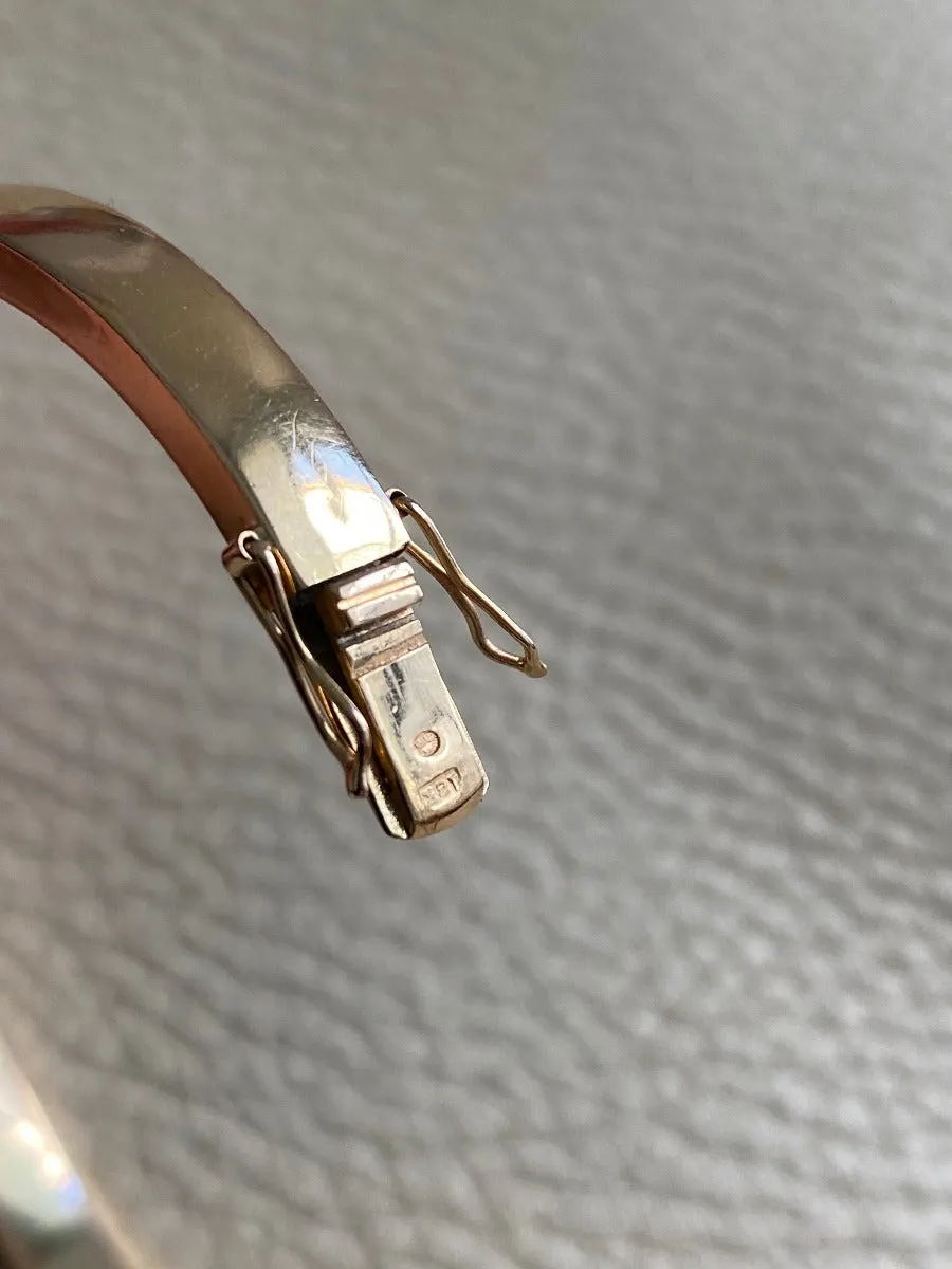 Scandinavian vintage 18k Gold hinged bangle
