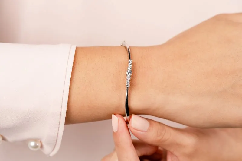 Stylish Seven Stone Lab-Grown Diamond Bangle with 0.70 ct.(finished) 2.5mm, 3mm, 4mm