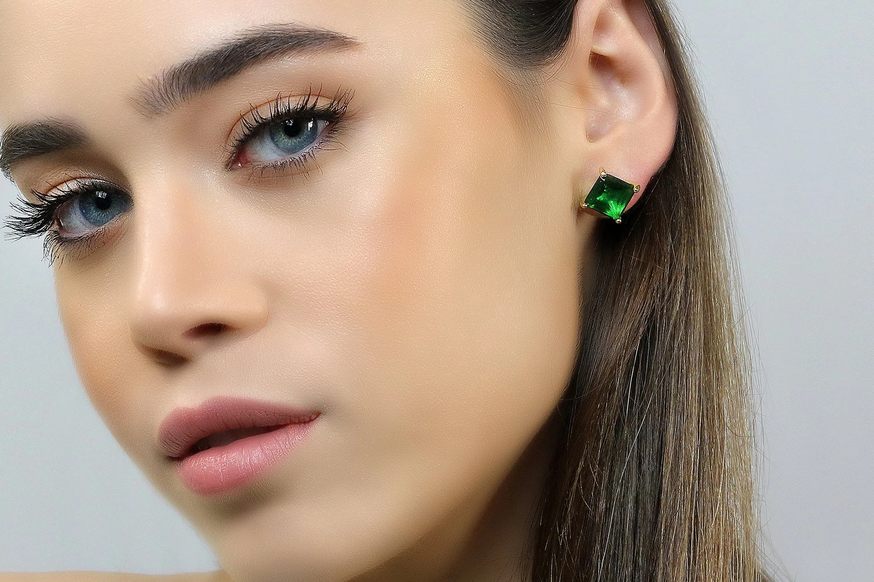 Vibrant Emerald Gold Earrings