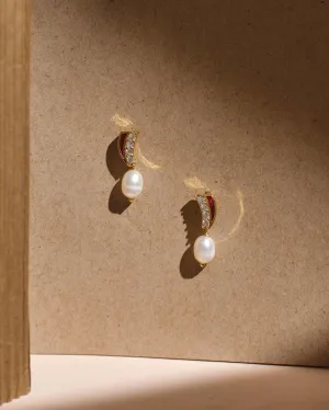 Vibrant Trigon Pearl Earring