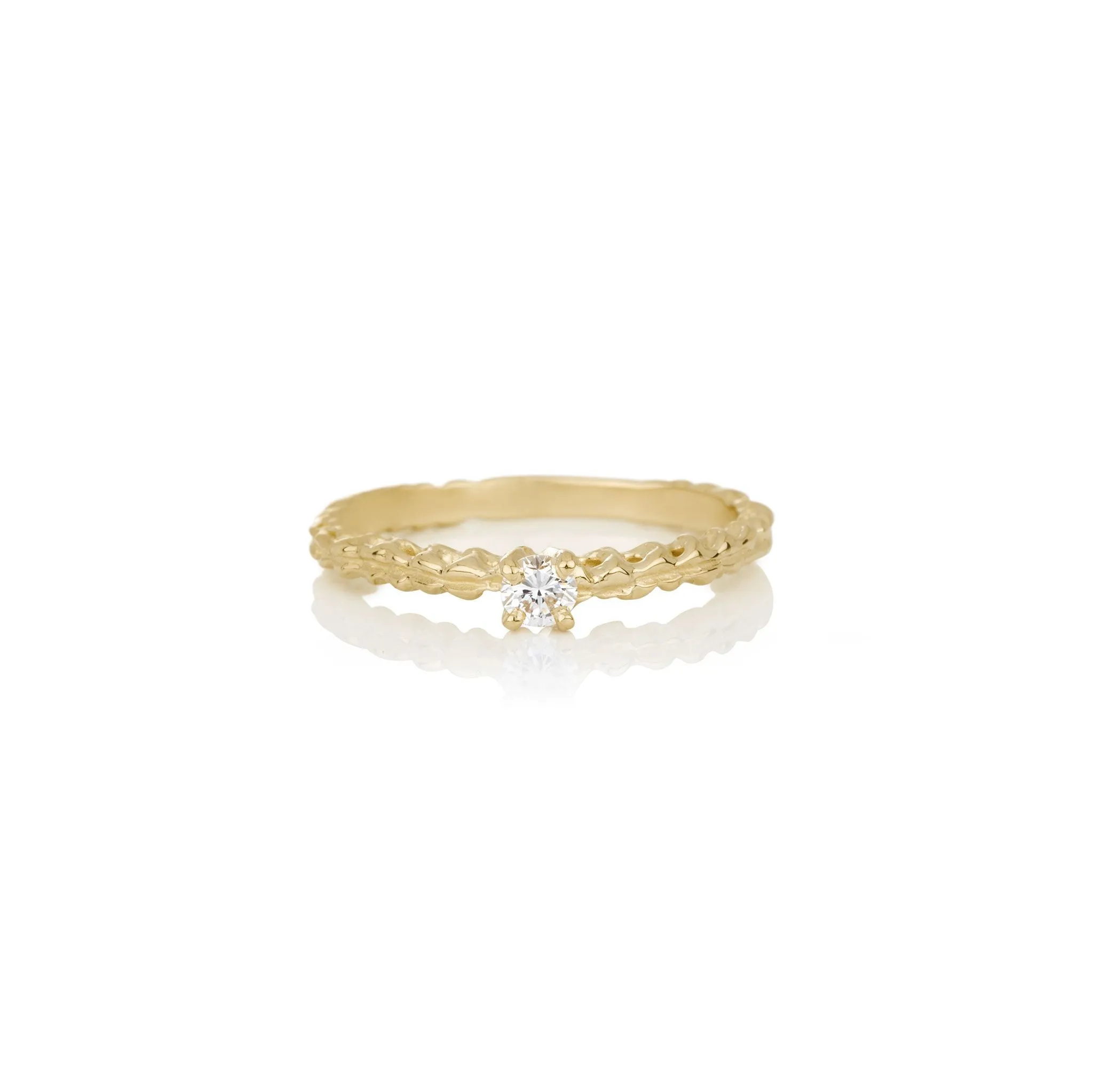 Women's diamond ring